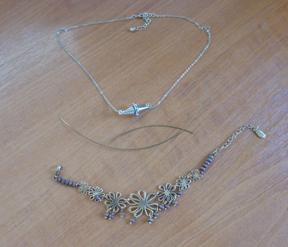 Bracelet and donor necklace