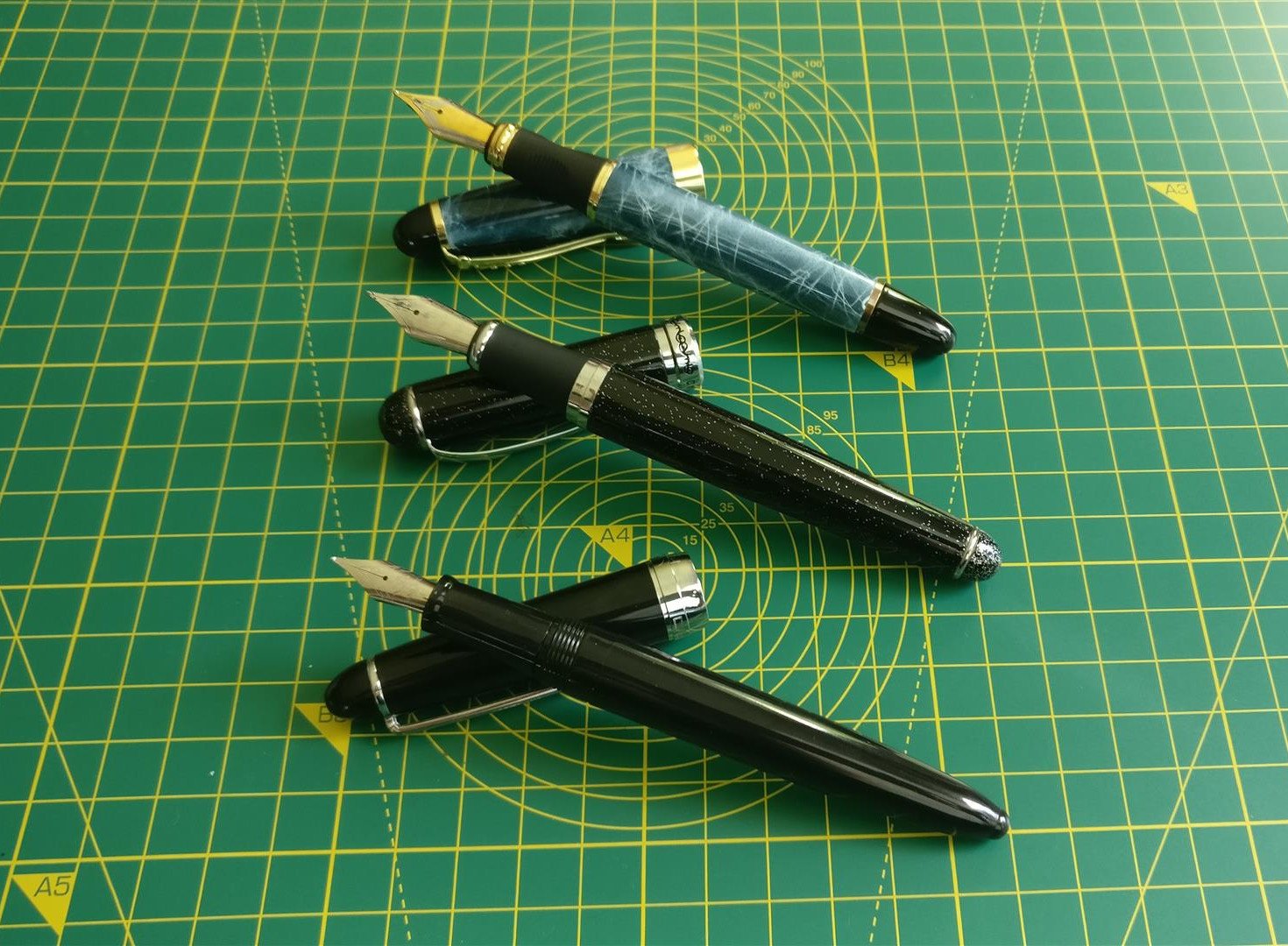 (from top to bottom) Jinhao X450, X750, and 992